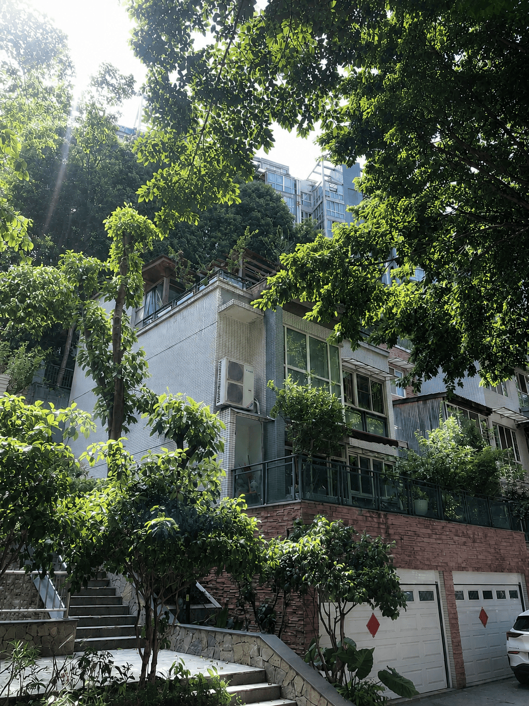 佳木斯岛居岁月从容升级：小小岛老别墅加装蒂升悦行款电梯